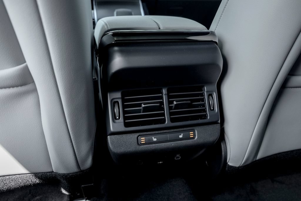 New 2026 Land Rover Range Rover Evoque S AWD/4WD image 17
