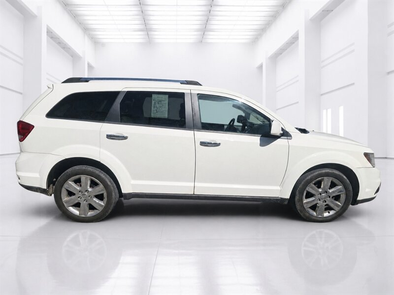 Used 2012 Dodge Journey Crew w/ Flexible Seating Group AWD/4WD image 3