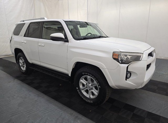 Used 2016 Toyota 4Runner SR5 AWD/4WD image 2