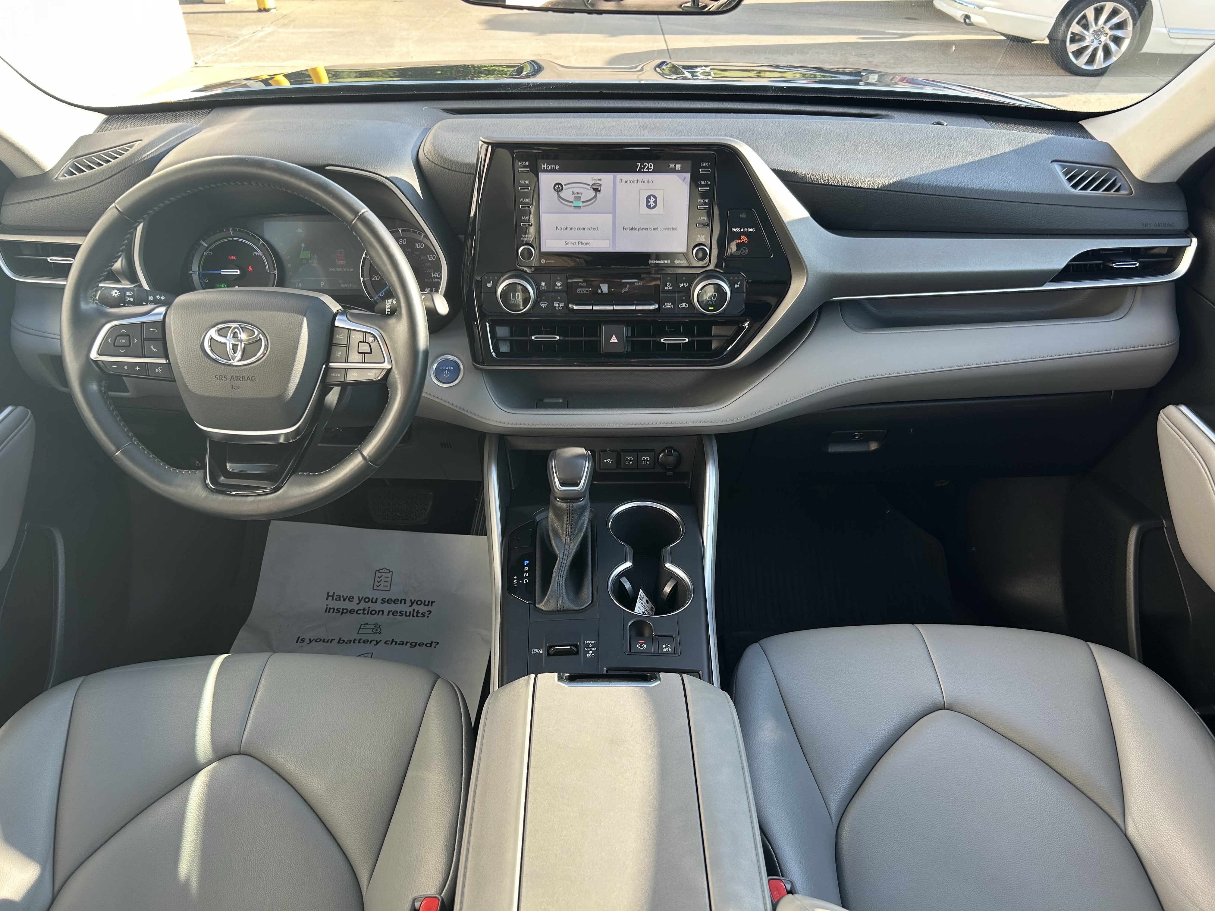 Used 2021 Toyota Highlander XLE AWD/4WD image 20
