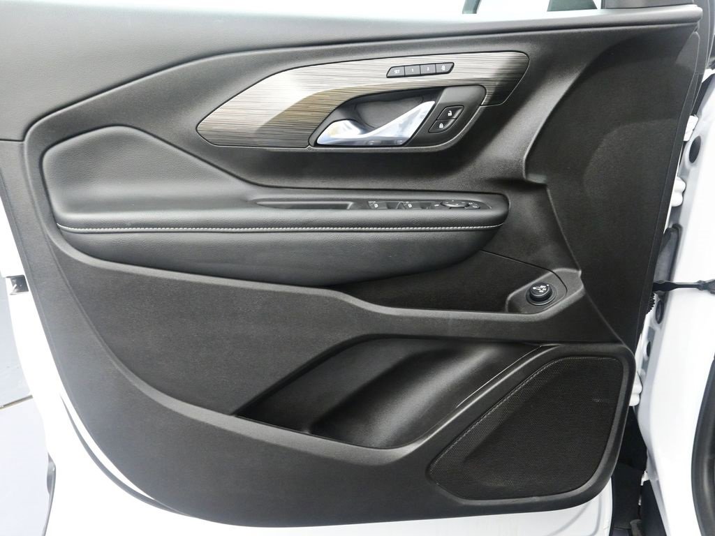 Used 2024 GMC Terrain SLT image 10