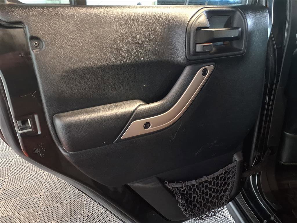 Used 2017 Jeep Wrangler 75th Anniversary image 15