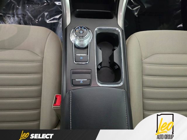 Used 2018 Ford Fusion SE FWD image 11