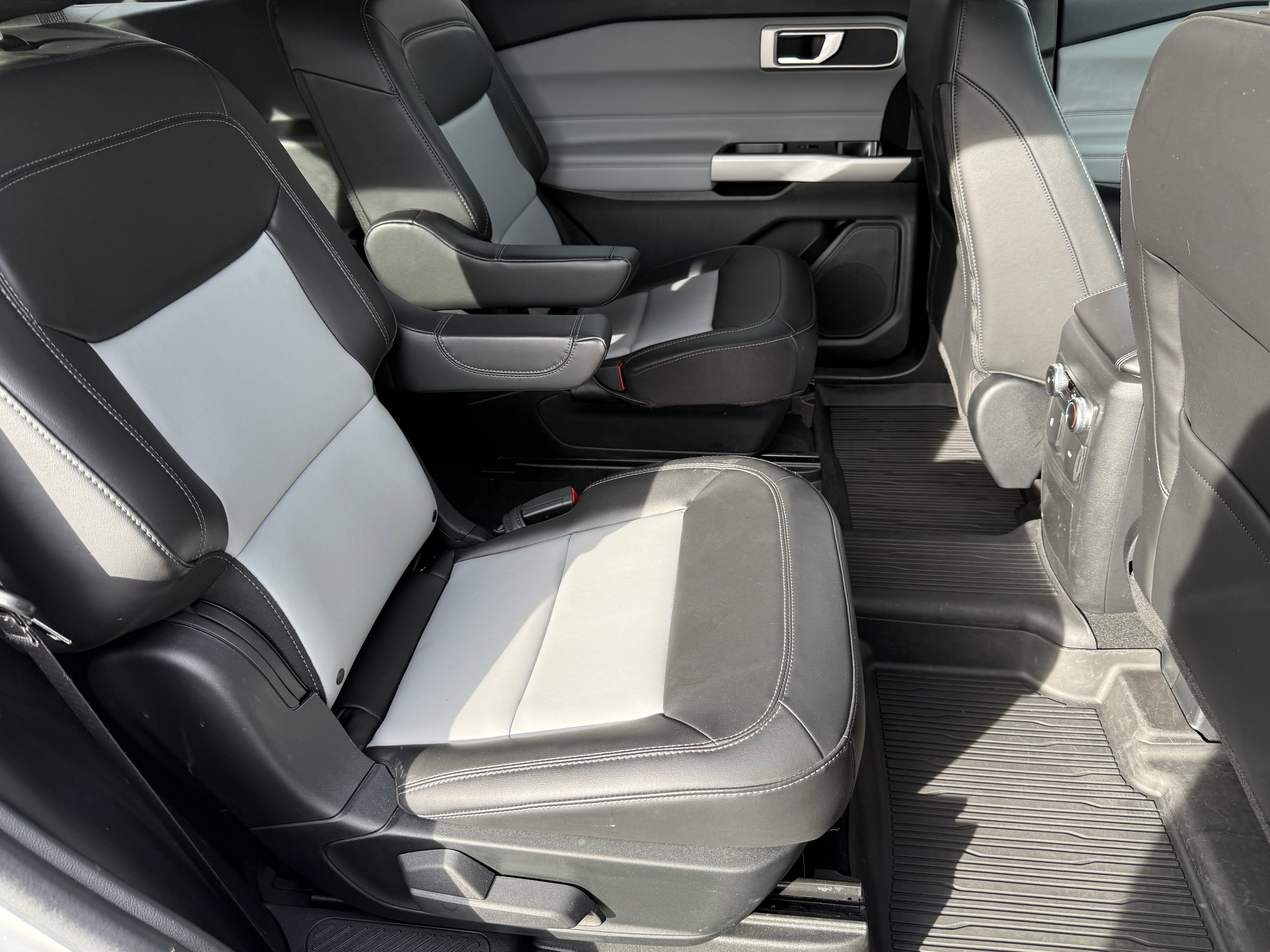 Used 2023 Ford Explorer XLT w/ Equipment Group 202A image 15