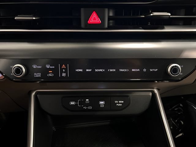 Used 2026 Kia Carnival FWD image 30