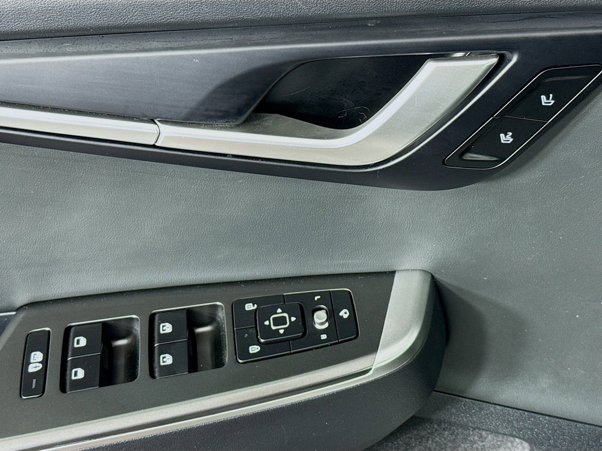 Used 2023 Kia EV6 Wind w/ Wind Technology Package image 23