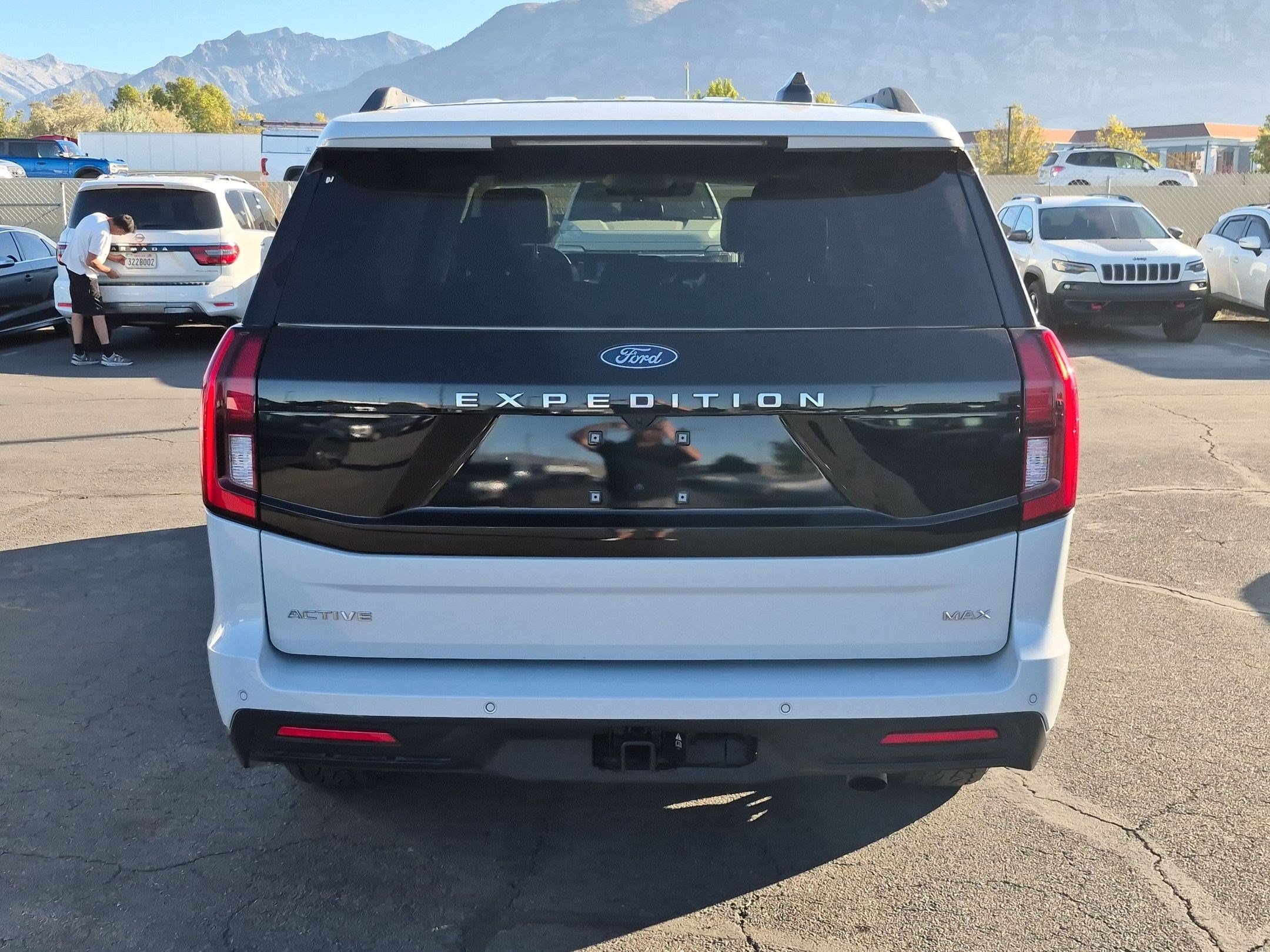 Used 2025 Ford Expedition Max Active AWD/4WD image 8