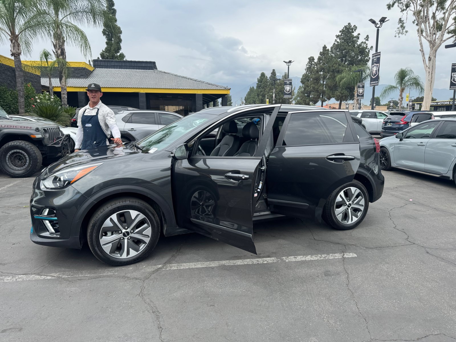 Used 2022 Kia Niro EX FWD image 21