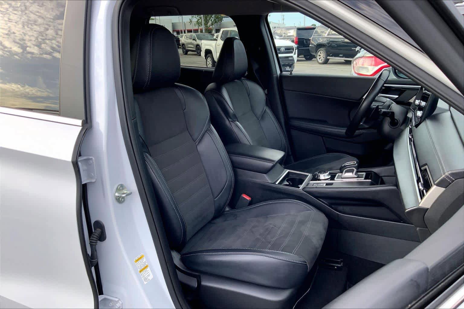 Used 2024 Mitsubishi Outlander SE FWD image 9