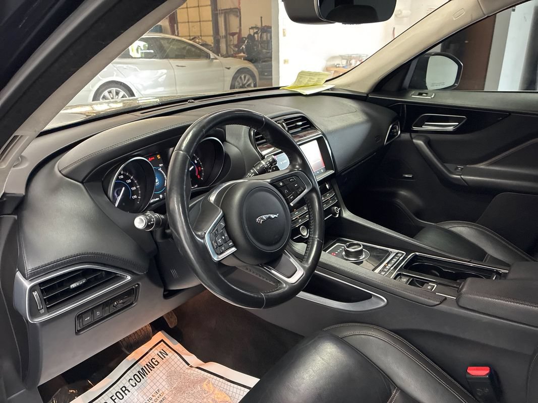 Used 2020 Jaguar F-PACE Prestige AWD/4WD image 8