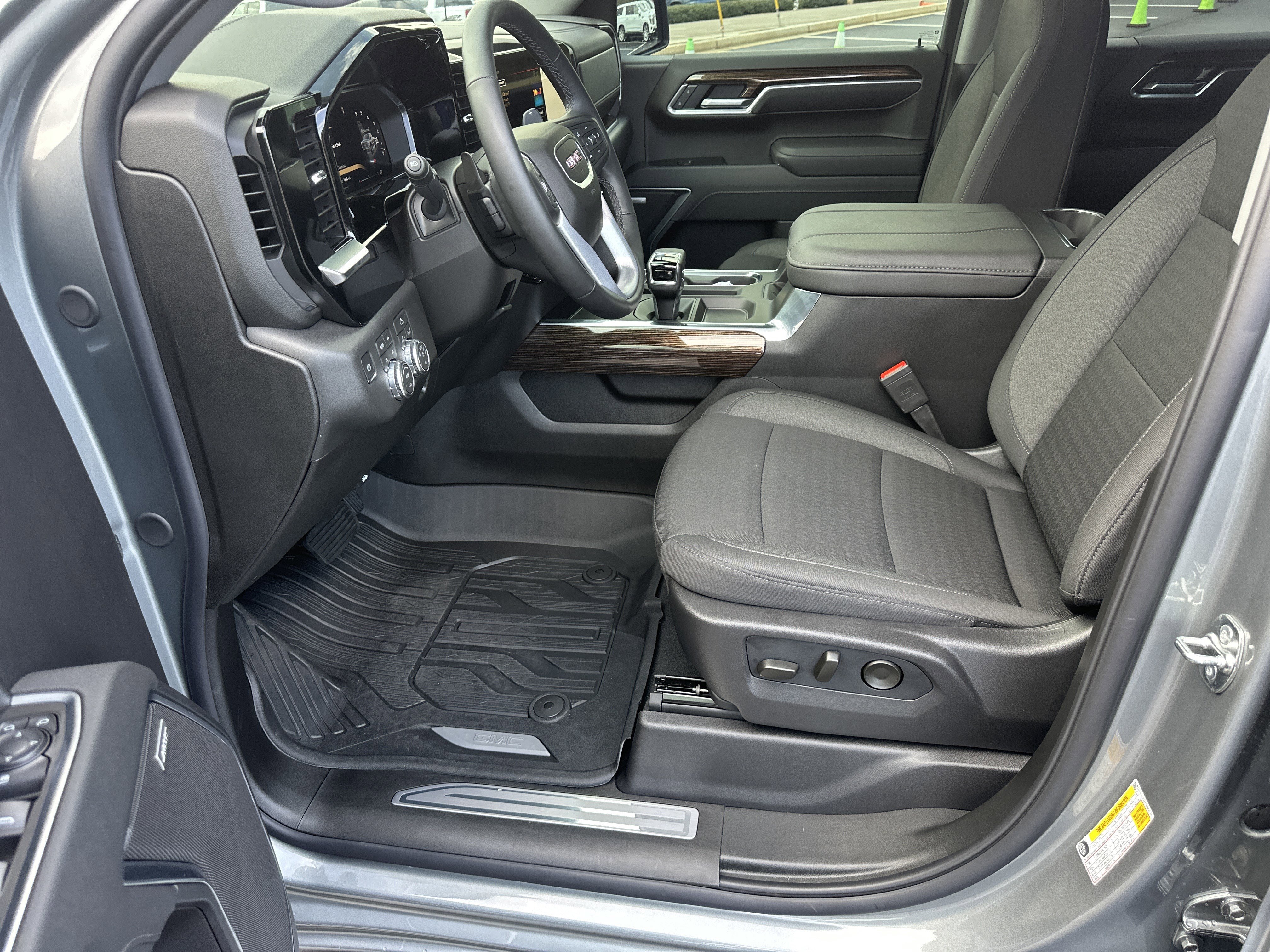 Certified 2026 GMC Sierra 1500 Elevation image 10