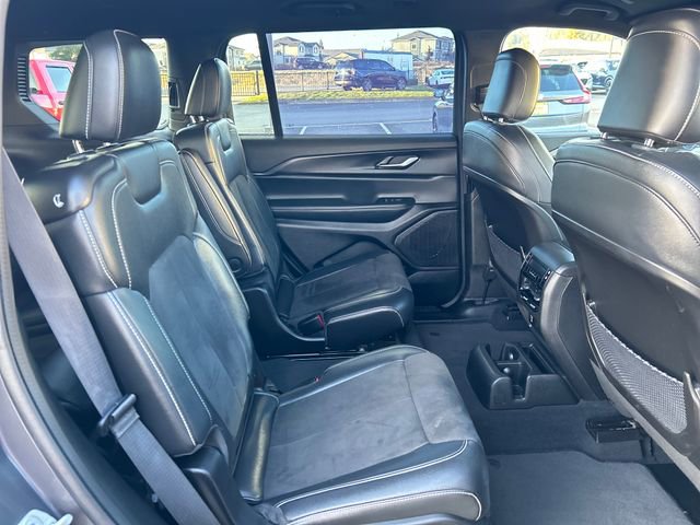 Used 2023 Jeep Grand Cherokee L Laredo image 14