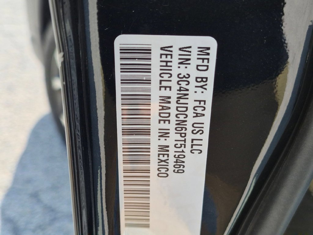 Used 2023 Jeep Compass Limited w/ Sun and Sound Group AWD/4WD image 28