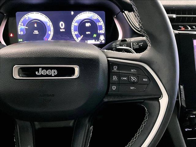 Used 2023 Jeep Grand Cherokee Laredo RWD image 21
