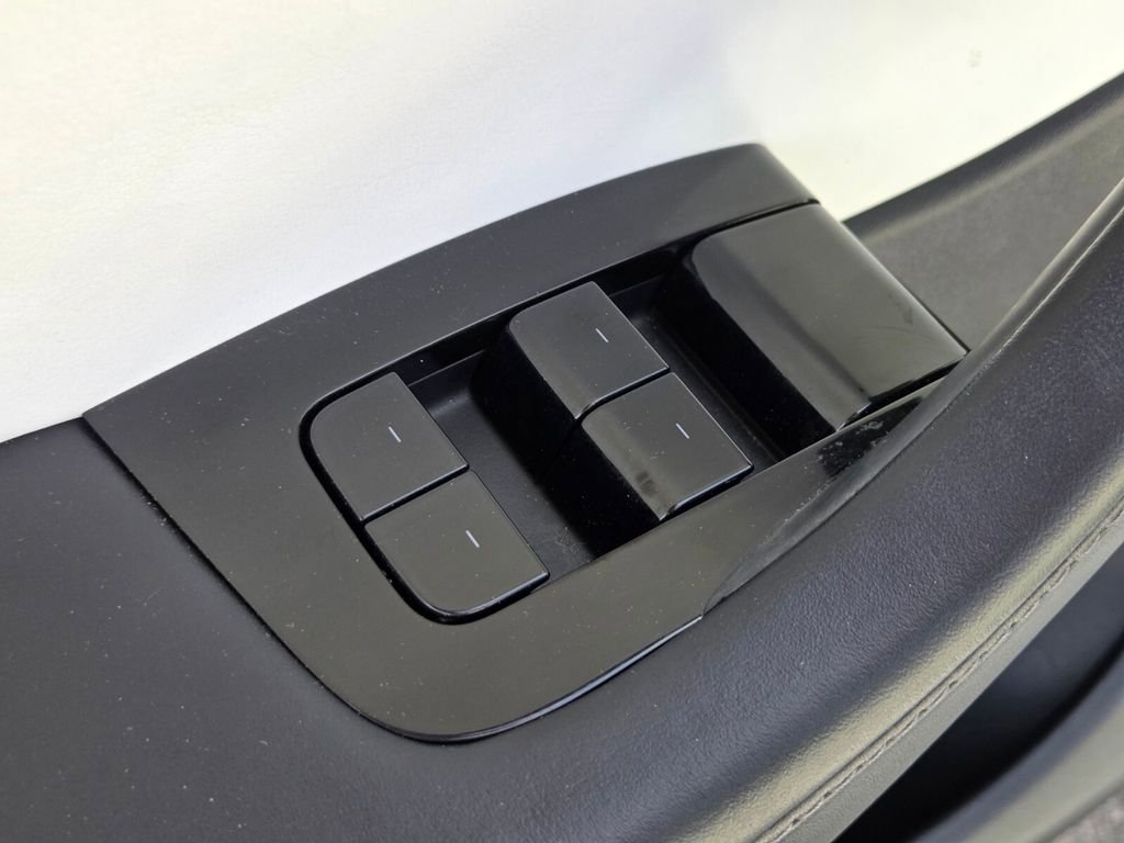 Used 2020 Tesla Model Y Long Range AWD/4WD image 26