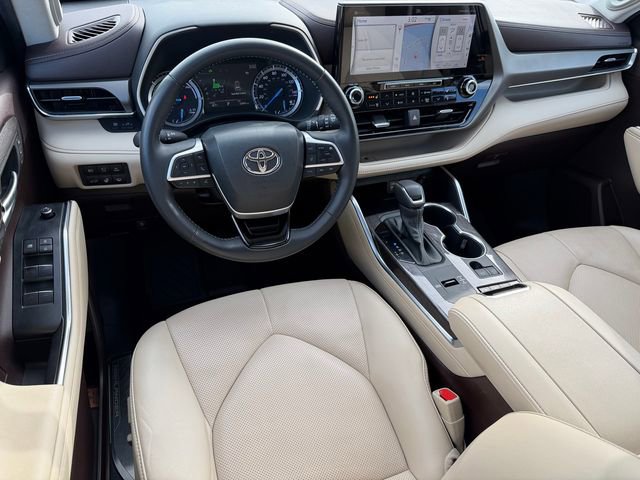 Certified 2022 Toyota Highlander Limited image 33