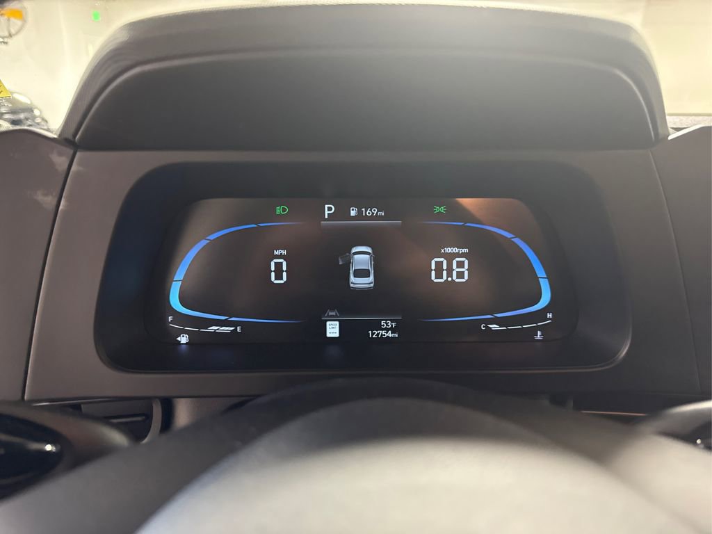 Used 2025 Hyundai Elantra Sport image 21