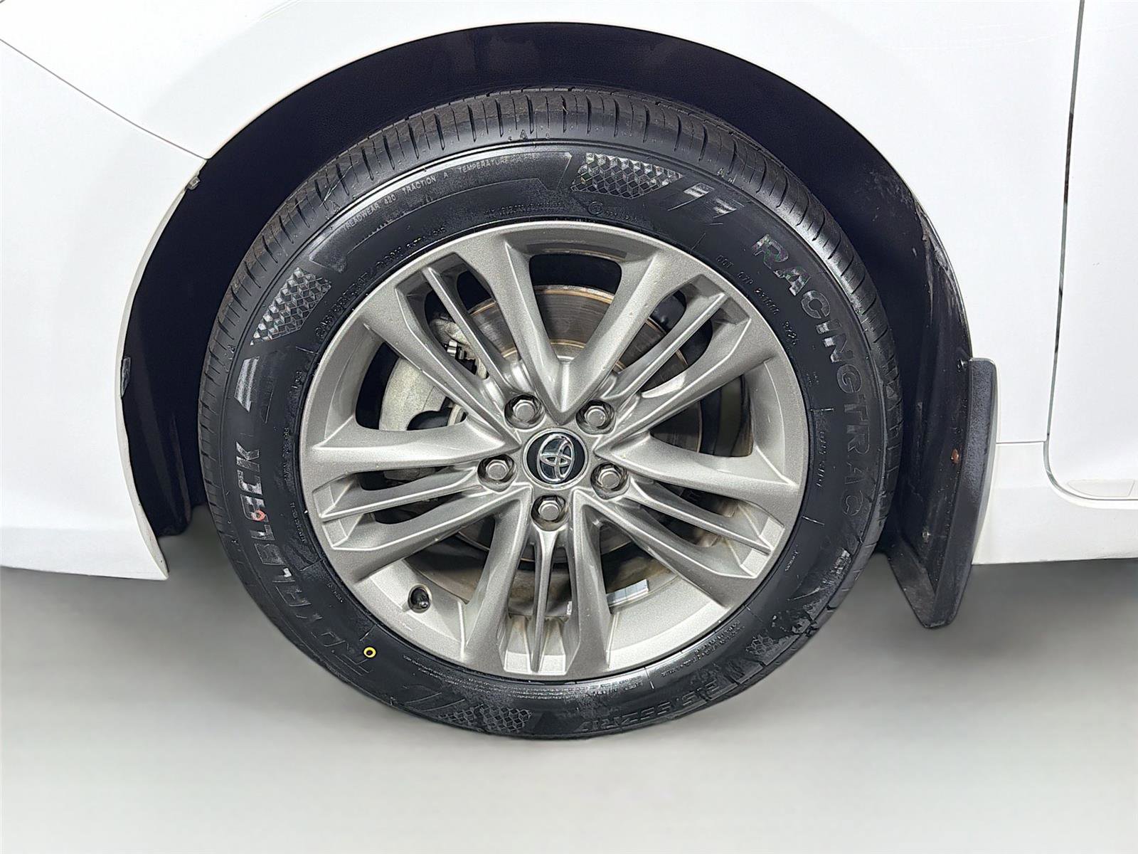 Used 2016 Toyota Camry SE FWD image 27