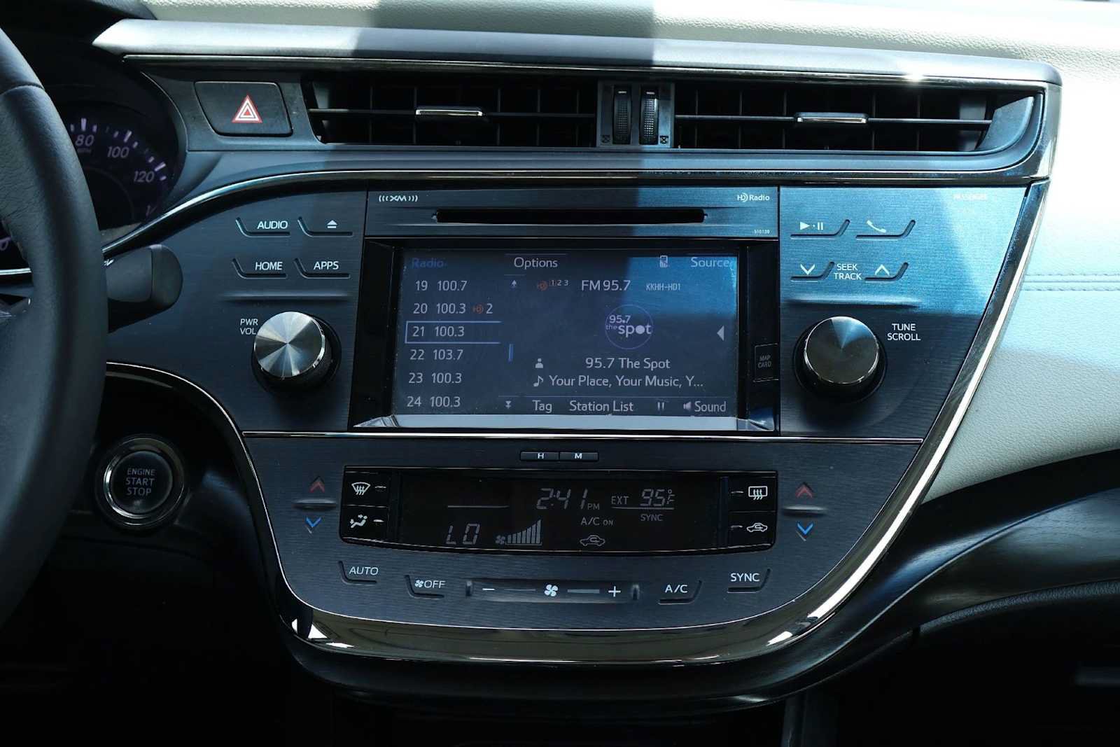 Used 2017 Toyota Avalon XLE Premium FWD image 16