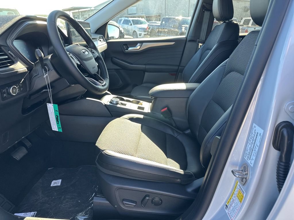 New 2026 Ford Escape SE FWD image 13