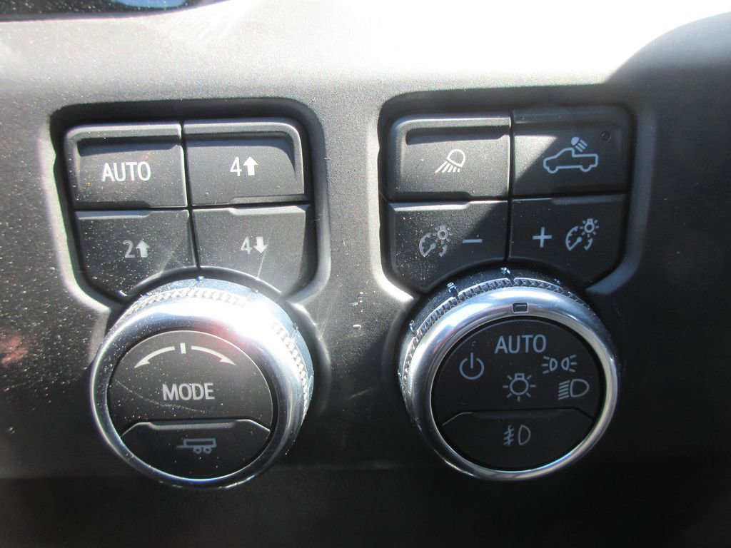 New 2026 GMC Sierra 2500 AT4 w/ AT4 Premium Plus Package AWD/4WD image 17