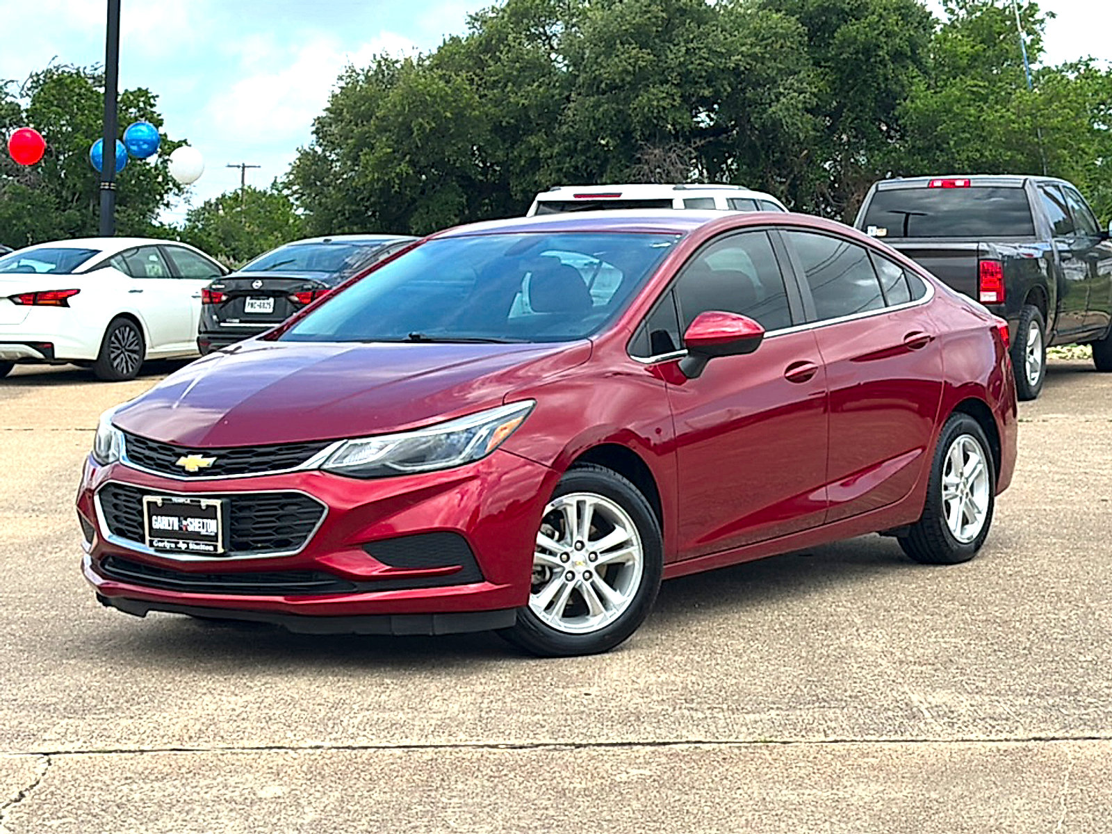Used 2018 Chevrolet Cruze LT FWD image 2