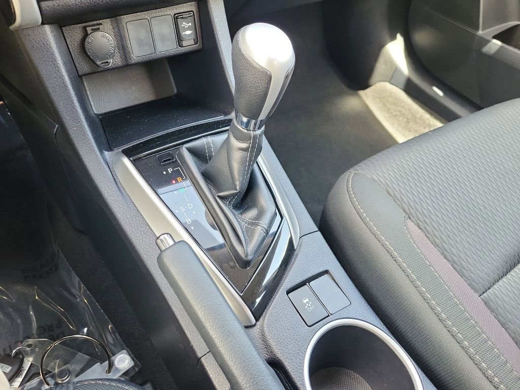 Used 2019 Toyota Corolla LE FWD image 23