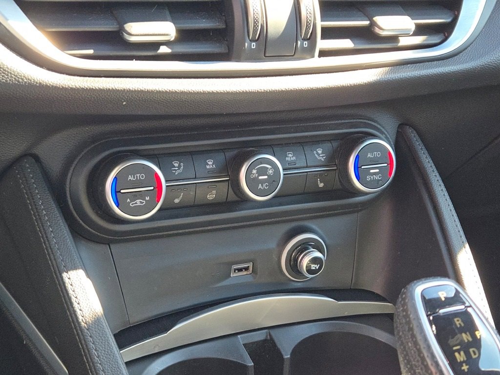 Used 2022 Alfa Romeo Stelvio Sprint image 27