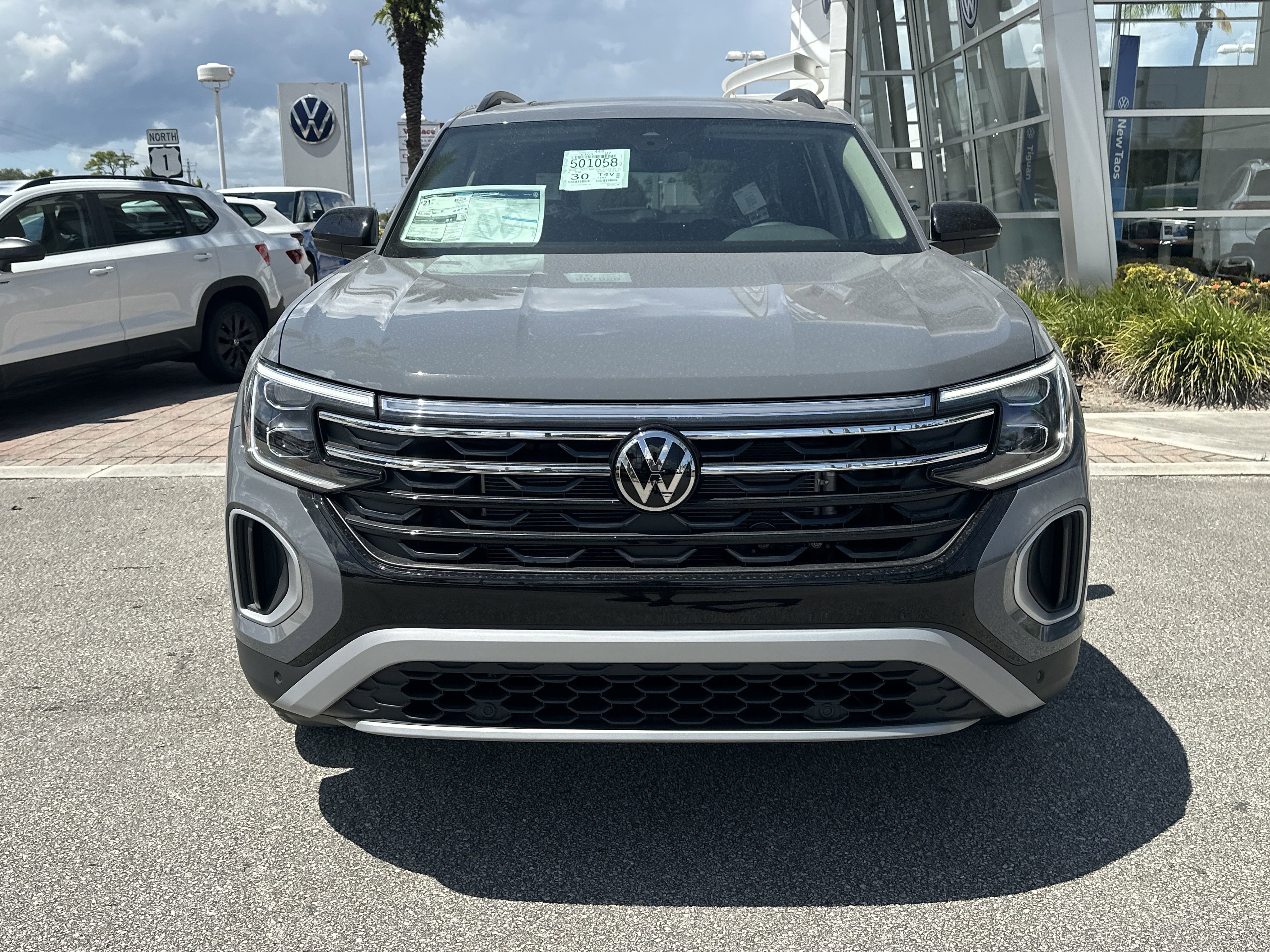 New 2026 Volkswagen Atlas SEL Premium R-Line image 3
