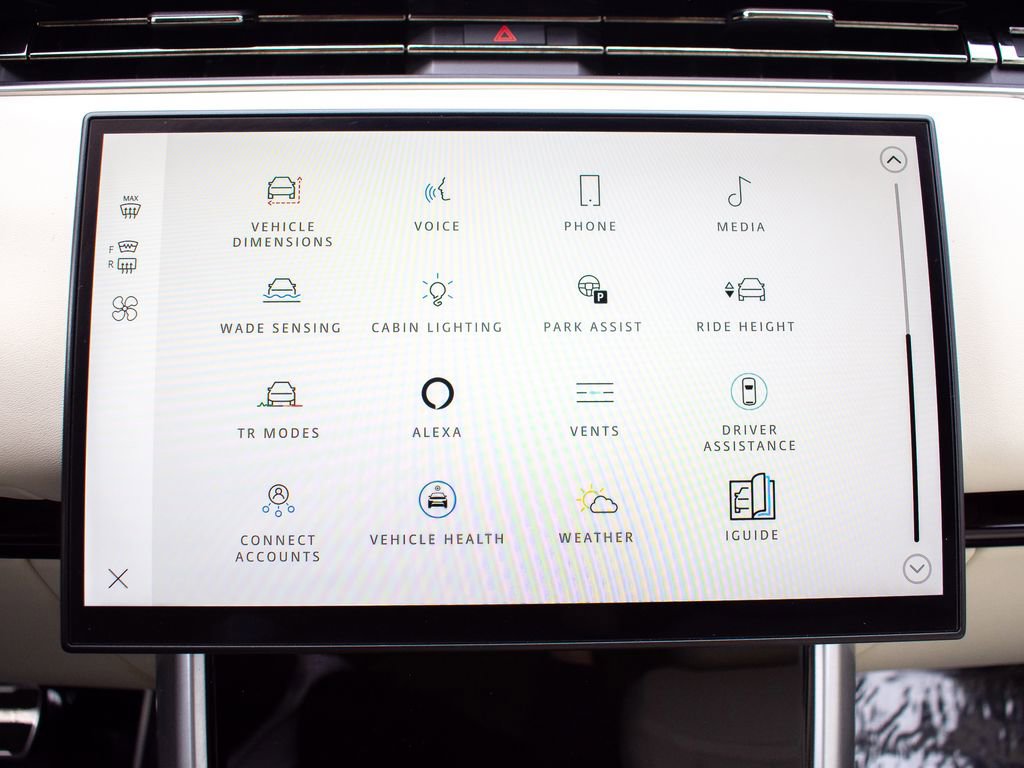 Certified 2025 Land Rover Range Rover SE image 26