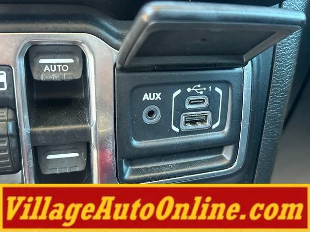 Used 2019 Jeep Wrangler Unlimited Sport w/ Technology Group AWD/4WD image 23