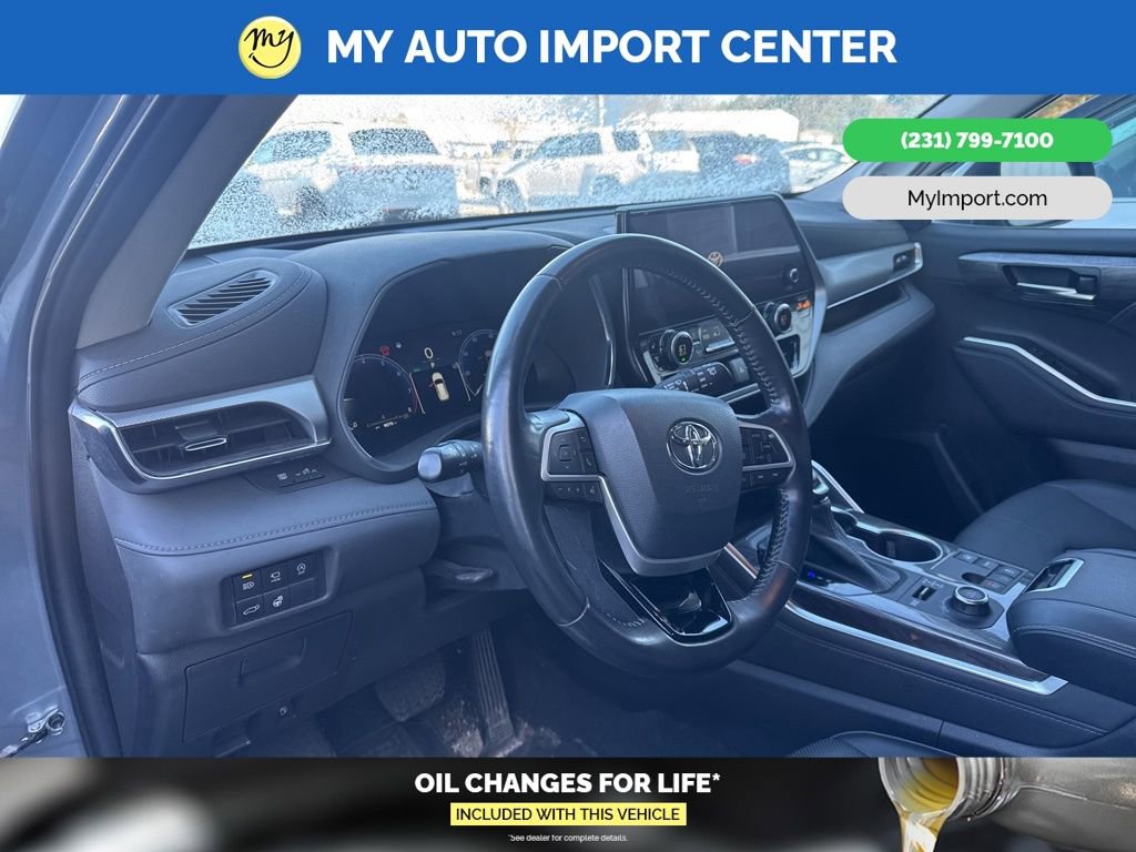 Used 2023 Toyota Highlander Platinum image 8