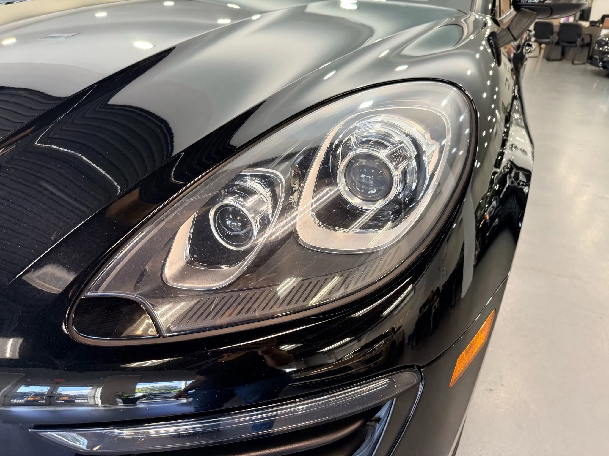 Used 2018 Porsche Macan Sport Edition image 9