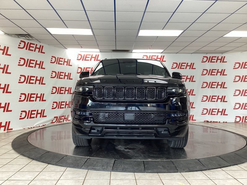 Used 2023 Jeep Wagoneer Series II AWD/4WD image 2