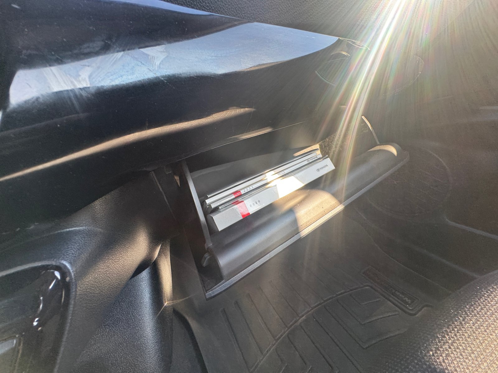 Used 2020 Toyota Prius LE w/ Carpet Mat Package AWD/4WD image 20