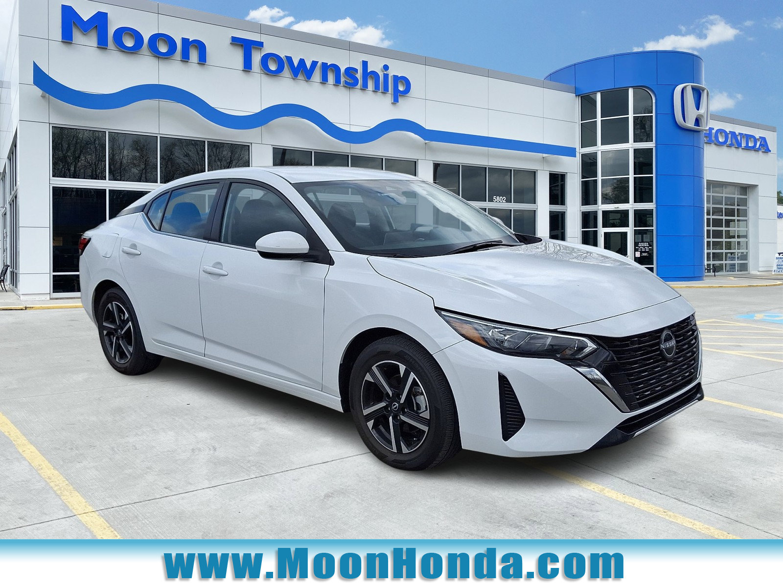 Used 2025 Nissan Sentra SV image 1