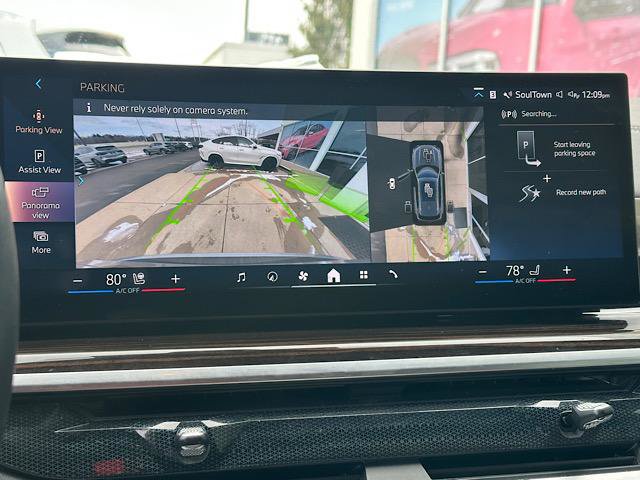 Certified 2024 BMW X5 xDrive50e w/ Premium Package image 30