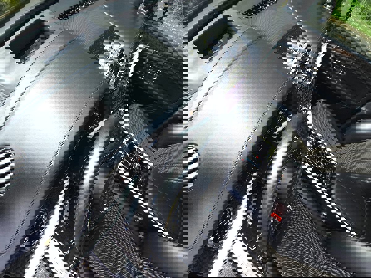 Used 2020 Bentley Bentayga Design Series image 11