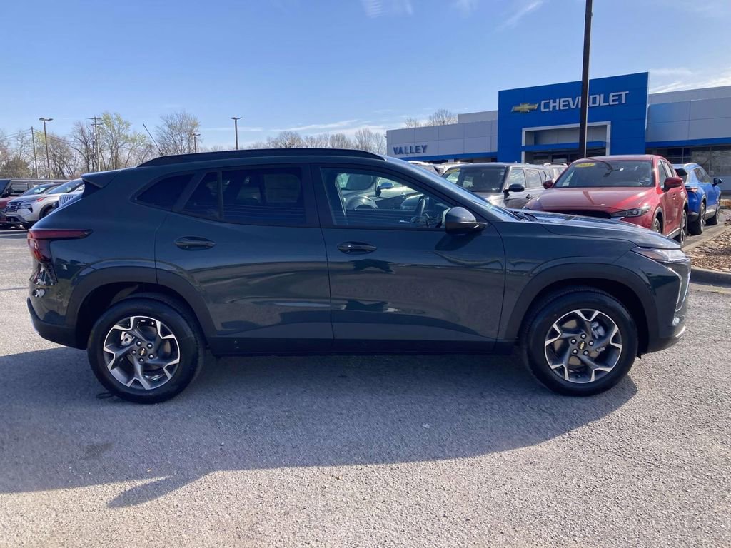 New 2026 Chevrolet Trax LT w/ Driver Confidence Package image 2