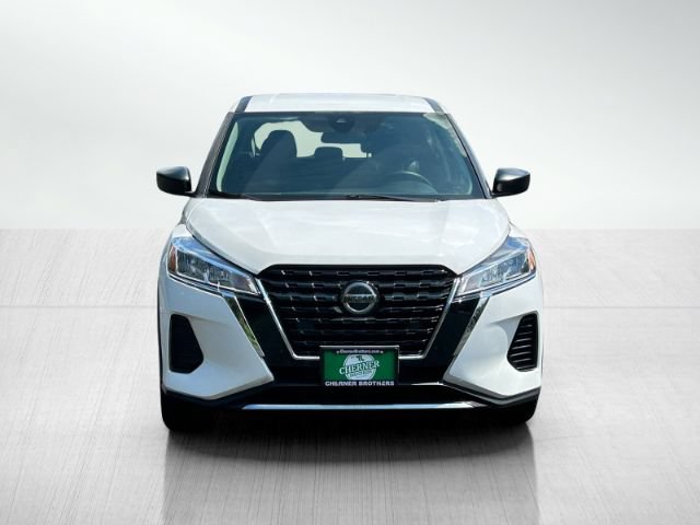 Used 2022 Nissan Kicks S FWD image 2