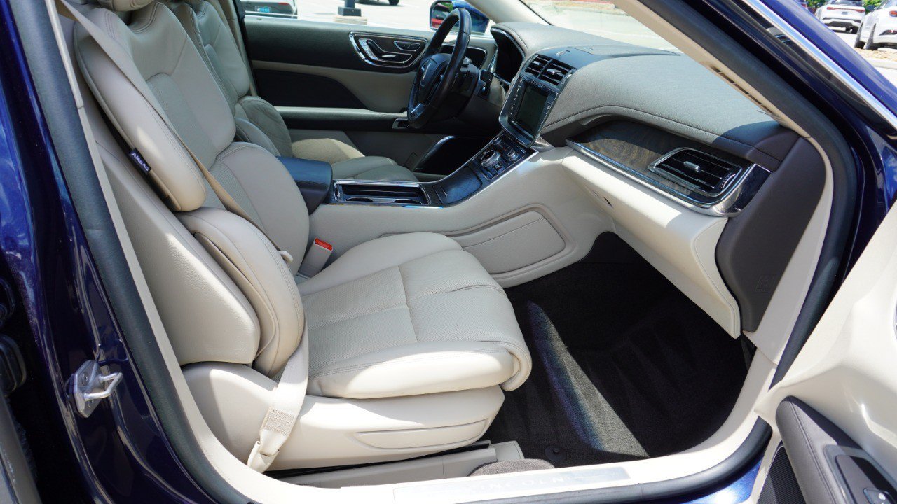 Used 2017 Lincoln Continental Select FWD image 14
