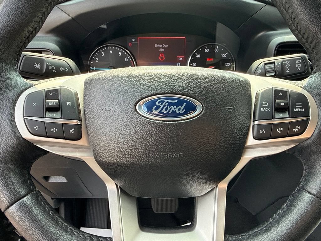 Used 2024 Ford Explorer XLT AWD/4WD image 25