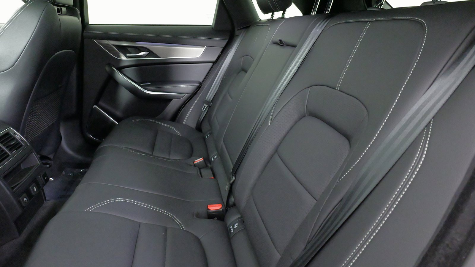 Used 2025 Jaguar F-PACE R-Dynamic S image 46