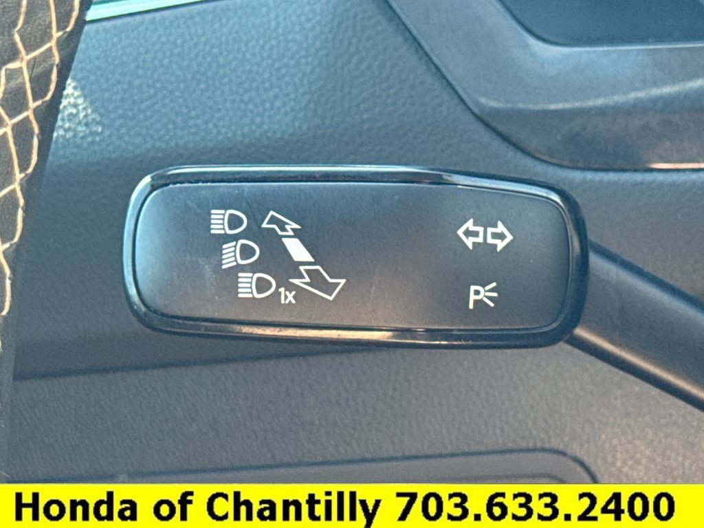 Used 2021 Volkswagen Tiguan SE w/ 3rd Row Seat Package AWD/4WD image 11