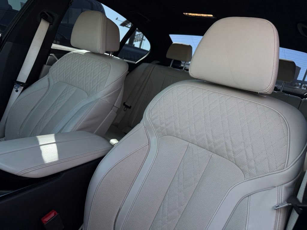 Used 2023 BMW 530e w/ Premium Package RWD image 16