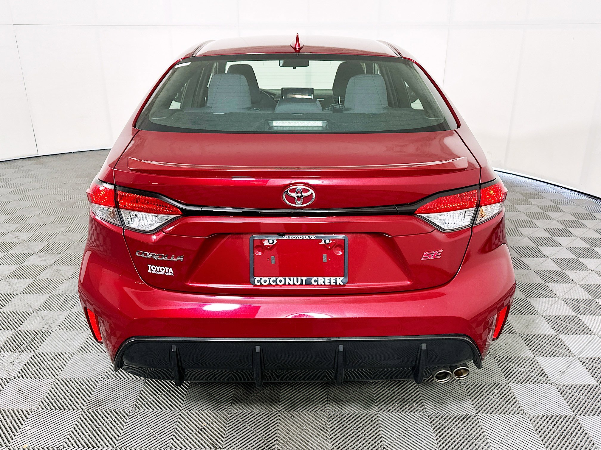 Used 2023 Toyota Corolla SE FWD image 4
