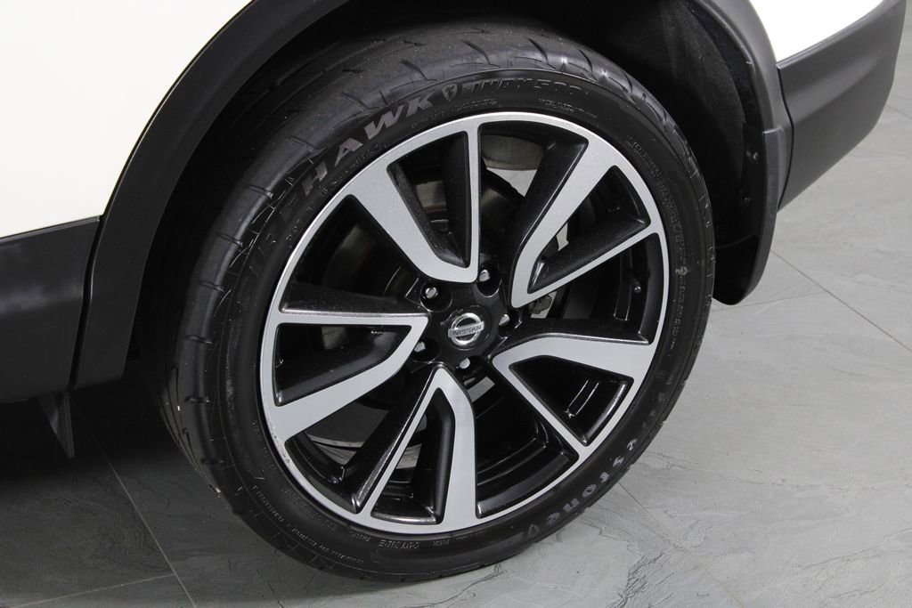 Certified 2017 Nissan Rogue Sport SL FWD image 13