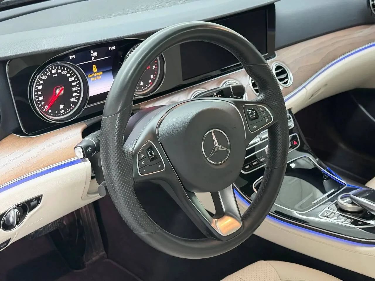 Used 2017 Mercedes-Benz E 400 4MATIC Wagon image 30