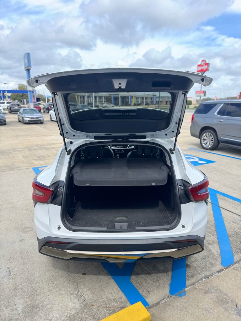 Used 2025 Chevrolet Trax ACTIV w/ Driver Confidence Package image 7