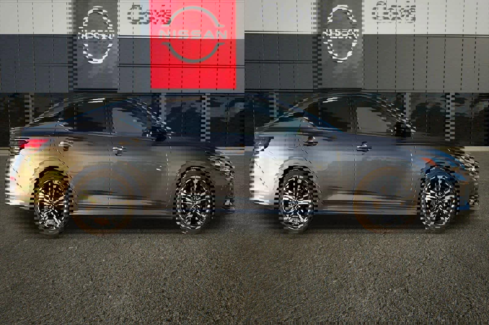 Used 2021 Nissan Sentra SR image 9